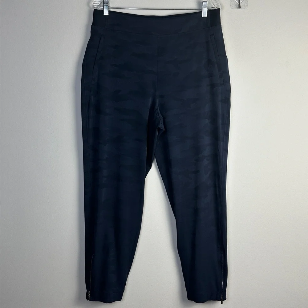 FA23 Athleta Brooklyn Heights Joggers Dress Blue Camo Travel Athleisure Pant 12 - Picture 2 of 16
